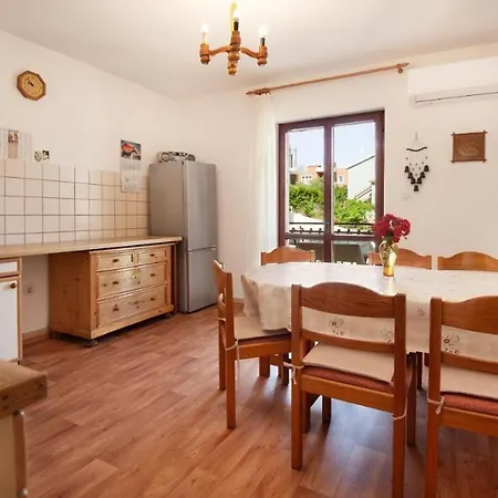 Boris - 30 M From Beach Appartement Trogir
