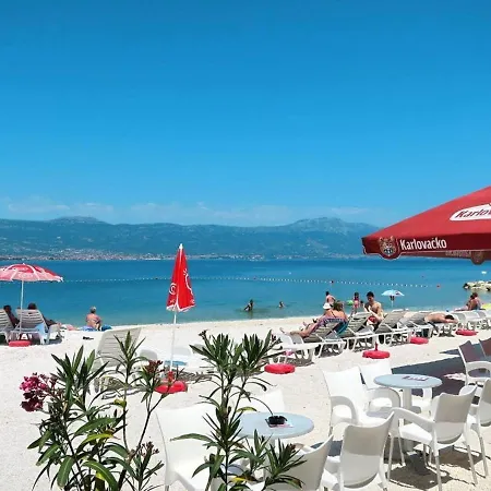 Boris - 30 M From Beach Apartament Trogir