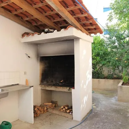 Apartament Boris - 30 M From Beach Trogir