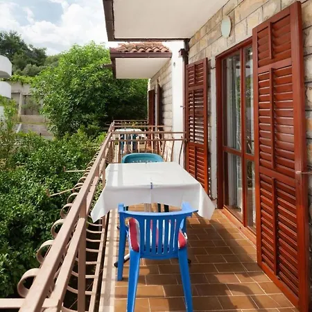 Boris - 30 M From Beach Appartement