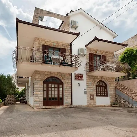 Apartament Boris - 30 M From Beach Trogir