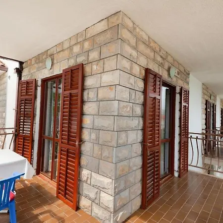 Apartament Boris - 30 M From Beach Trogir